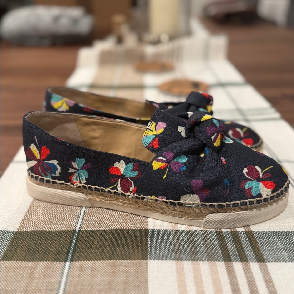 Vince Camuto “Tratida” Women Espadrille Textile Slip-On Shoe (size 9)